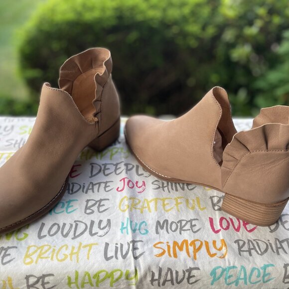 Seychelles Renowned Taupe Boots - Picture 3 of 6